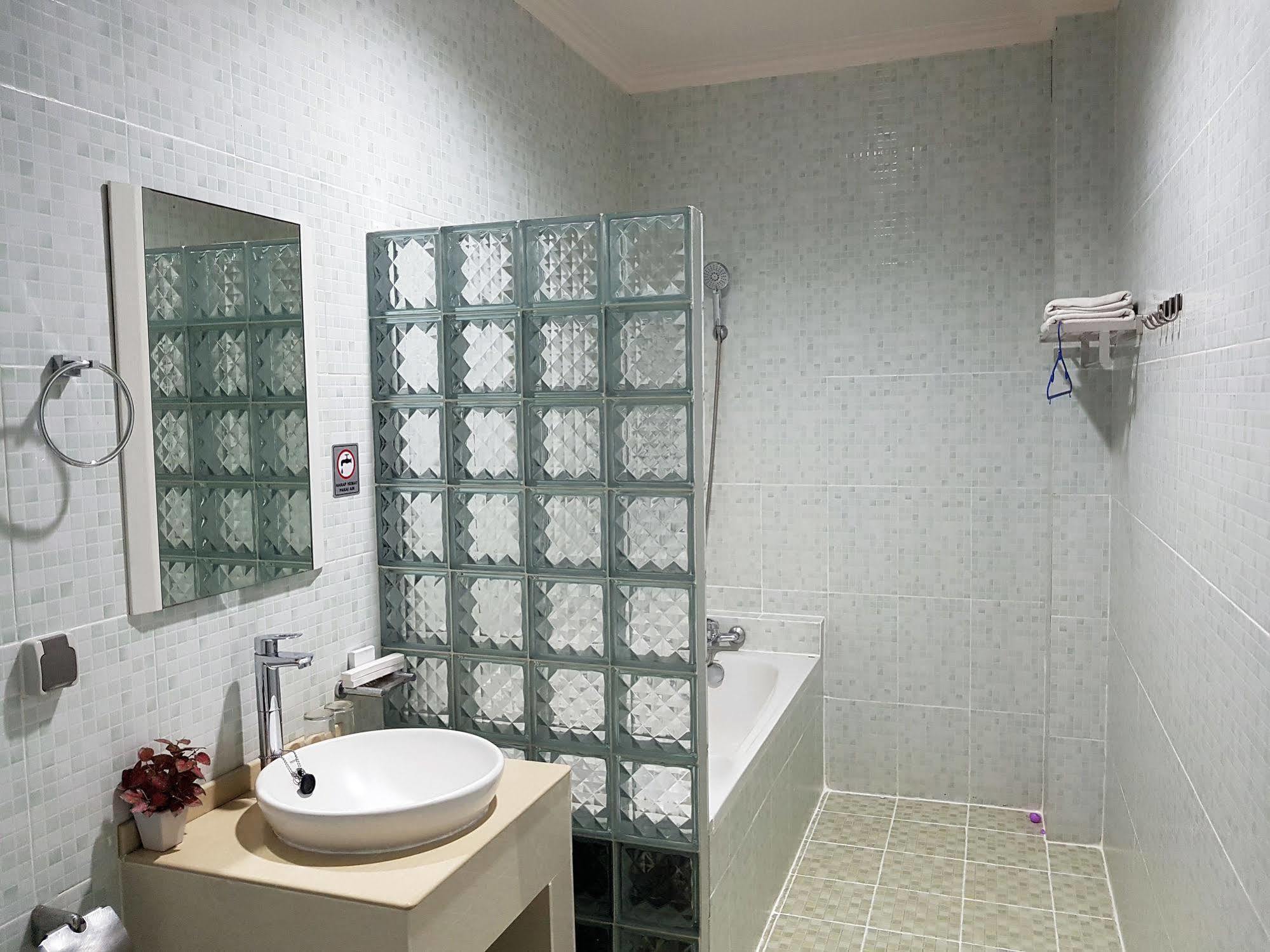 Rene Hotel Yogyakarta Exterior foto